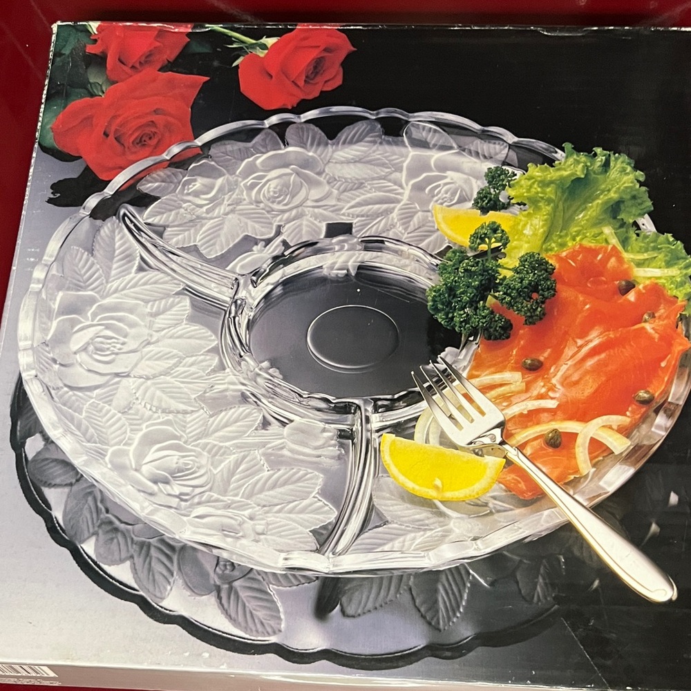 Winter Rose Divided Dish Studio Nova Clear Glass Floral Serving Platter Boxed - Picture 4 of 5